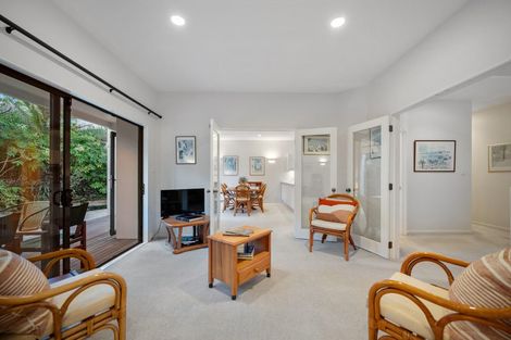 Photo of property in 28 Rosemary Avenue, Forrest Hill, Auckland, 0620