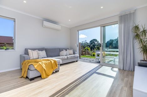 Photo of property in 14 Manutewhau Road, Massey, Auckland, 0614
