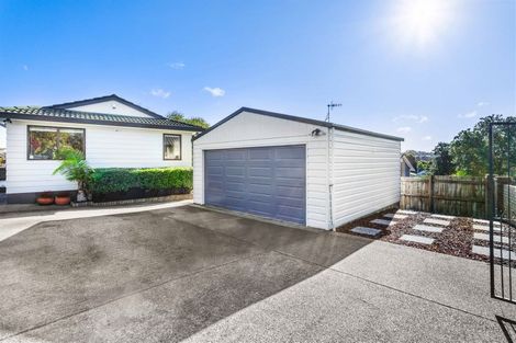 Photo of property in 24 Hassan Drive, Massey, Auckland, 0614