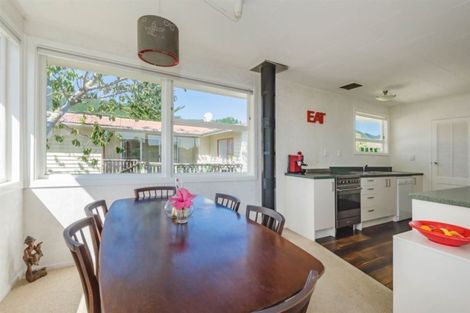 Photo of property in 5 Riwai Street, Paraparaumu, 5032