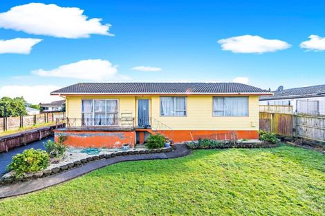 Photo of property in 17 Moncrieff Avenue, Clendon Park, Auckland, 2103