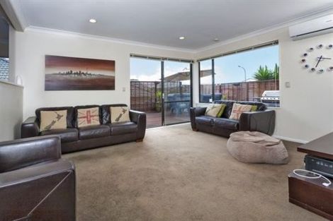 Photo of property in 1/19 Simmental Crescent, Somerville, Auckland, 2014