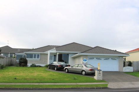 Photo of property in 120 Kilkenny Drive, East Tamaki Heights, Auckland, 2016