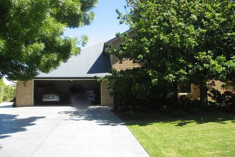 Photo of property in 2 Regent's Park Drive, Casebrook, Christchurch, 8051