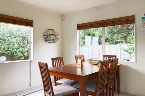 Photo of property in 19a Finlow Drive, Te Atatu South, Auckland, 0610