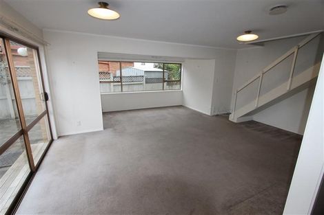 Photo of property in 1/8 Cezanne Place, New Lynn, Auckland, 0600