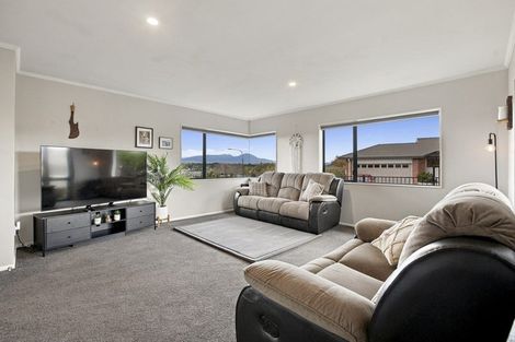 Photo of property in 9 Sandel Rise, Merrilands, New Plymouth, 4312