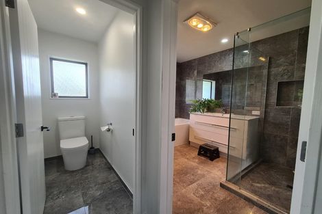 Photo of property in 16 Chatswood Grove, Fitzroy, New Plymouth, 4312