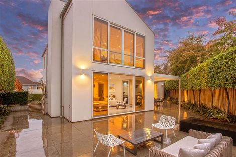 Photo of property in 64 Kotare Street, Fendalton, Christchurch, 8041