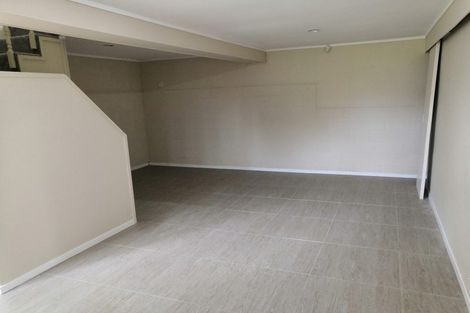 Photo of property in 14 Lavery Place, Sunnynook, Auckland, 0632