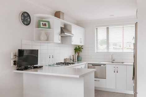 Photo of property in Waterview Estate, 8/4 Greystone Place, Omokoroa, 3114