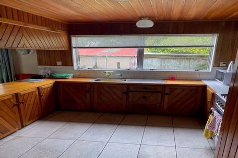 Photo of property in 10 Hillary Street, Tawa, Wellington, 5028