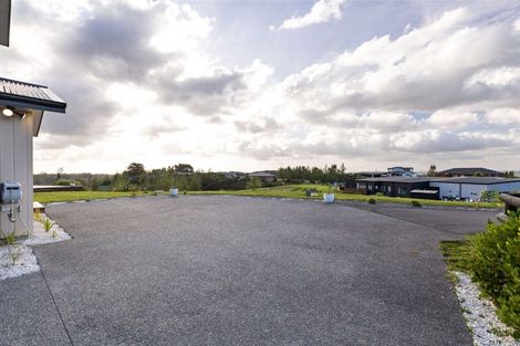 Photo of property in 3 Lealands Lane, Aokautere, Palmerston North, 4471