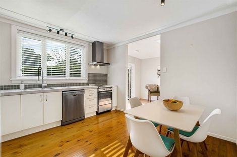 Photo of property in 55 Sunset Road, Totara Vale, Auckland, 0632