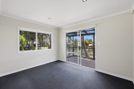 Photo of property in 47 Taihiki Road, Clarks Beach, 2122