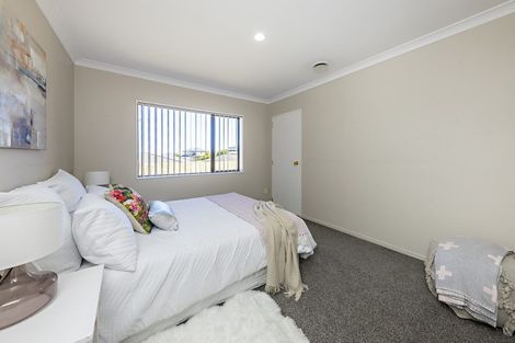 Photo of property in 28 Saralee Drive, Manurewa, Auckland, 2105