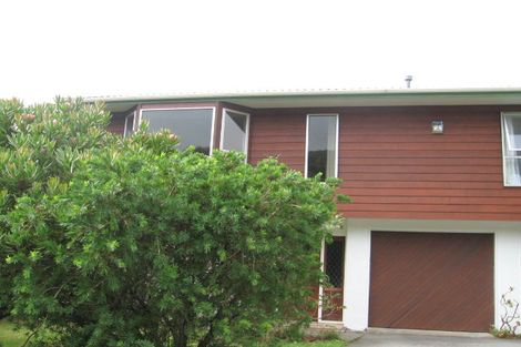 Photo of property in 3 Newnham Court, Tawa, Wellington, 5028