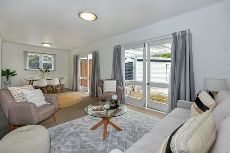 Photo of property in 33 Flay Crescent, Burnside, Christchurch, 8053