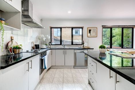 Photo of property in 17 Edgewood Way, Henderson, Auckland, 0612