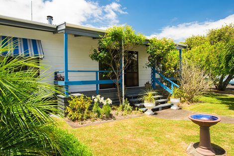 Photo of property in 14 Loisel Street, Riverdale, Gisborne, 4010