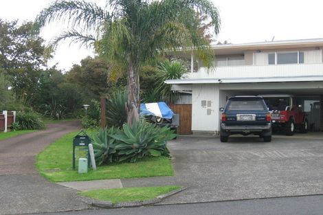 Photo of property in 17 Treeway, Sunnyhills, Auckland, 2010