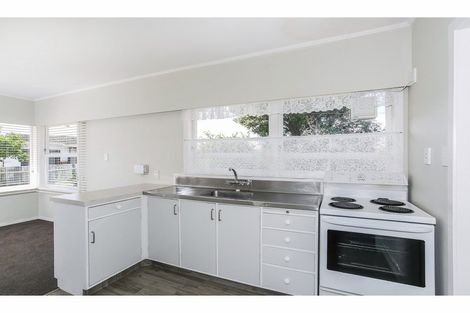 Photo of property in 2/4 Liverpool Street, Papakura, 2110