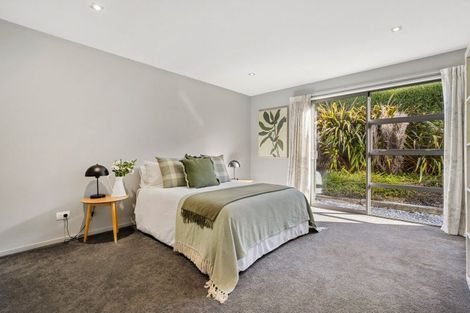 Photo of property in 73 Oregon Drive, Kelvin Heights, Queenstown, 9300