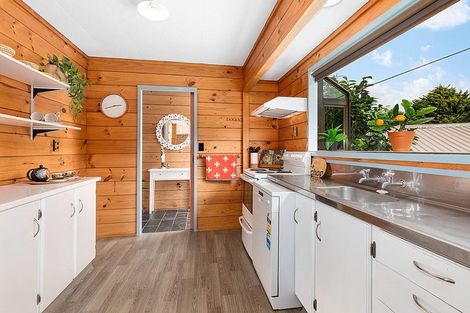 Photo of property in 47 Albatross Close, Whitby, Porirua, 5024