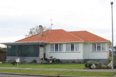 Photo of property in 42 Douglas Crescent, Fairfield, Hamilton, 3214