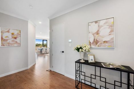 Photo of property in 8 Lumber Rise, Swanson, Auckland, 0614