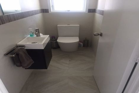 Photo of property in 59 The Esplanade, Eastern Beach, Auckland, 2012