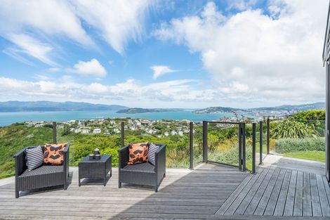 Photo of property in 42 Gurkha Crescent, Khandallah, Wellington, 6035