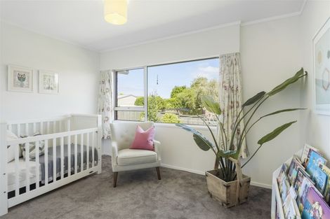 Photo of property in 14 Paulange Place, Pakuranga Heights, Auckland, 2010