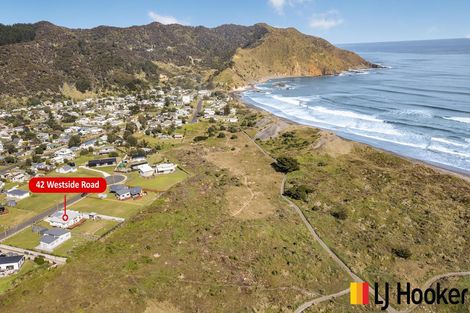 Photo of property in 42 Westside Road, Port Waikato, Tuakau, 2695