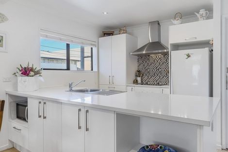 Photo of property in 1/52 Florence Avenue, Orewa, 0931