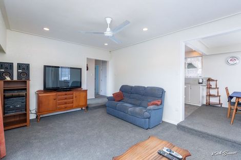 Photo of property in 3 Lowry Crescent, Stokes Valley, Lower Hutt, 5019