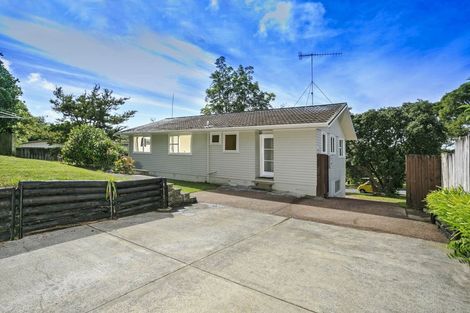 Photo of property in 7 Tahu Crescent, Sunnynook, Auckland, 0620