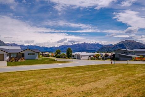 Photo of property in 8 Mcleod Avenue, Wanaka, 9305