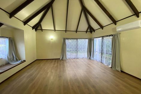 Photo of property in 18 Woodhouse Place, West Harbour, Auckland, 0618