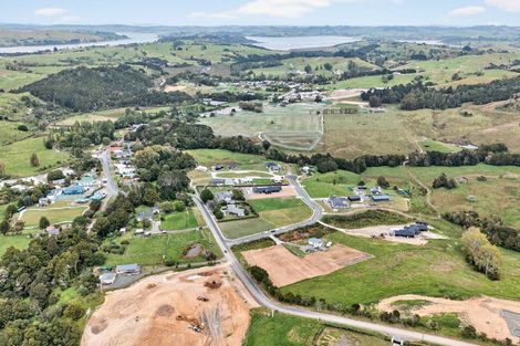 Photo of property in 2 Arahanga Road, Paparoa, 0571