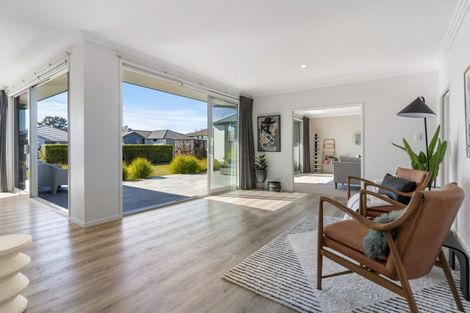 Photo of property in 1 Charlotte Drive, Omokoroa, 3114