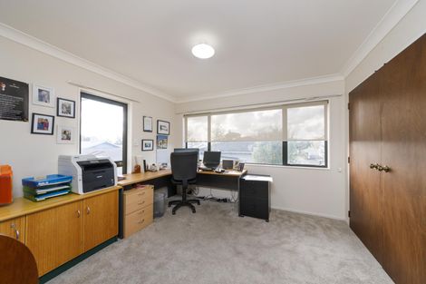 Photo of property in 19 Newcastle Street, Hokowhitu, Palmerston North, 4410