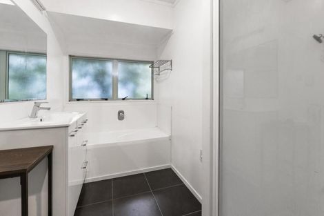 Photo of property in 26a Orams Road, Hillpark, Auckland, 2102