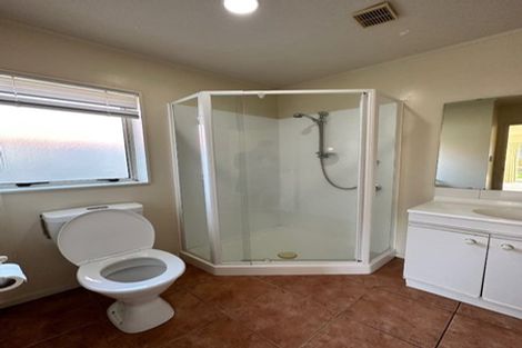 Photo of property in 1/15 Tolben Place, Golflands, Auckland, 2013