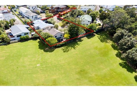 Photo of property in 2/24 Merton Avenue, Glenfield, Auckland, 0627