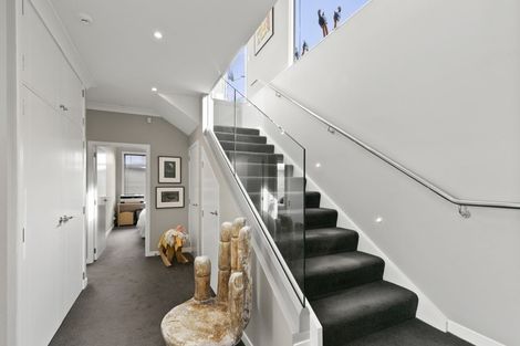 Photo of property in 16 Lakshmi Place, Khandallah, Wellington, 6035