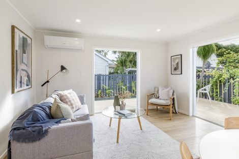 Photo of property in 2/13 Oregon Avenue, Avondale, Auckland, 1026