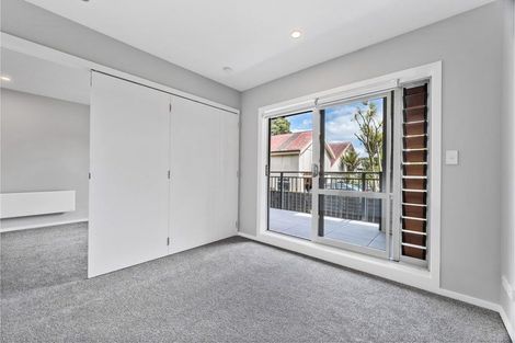 Photo of property in 10a/71 Spencer Road, Oteha, Auckland, 0632