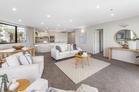 Photo of property in 2d/175 Hurstmere Road, Takapuna, Auckland, 0622