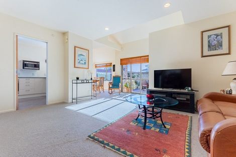 Photo of property in 8 Rewarewa Crescent, Waikanae, 5036